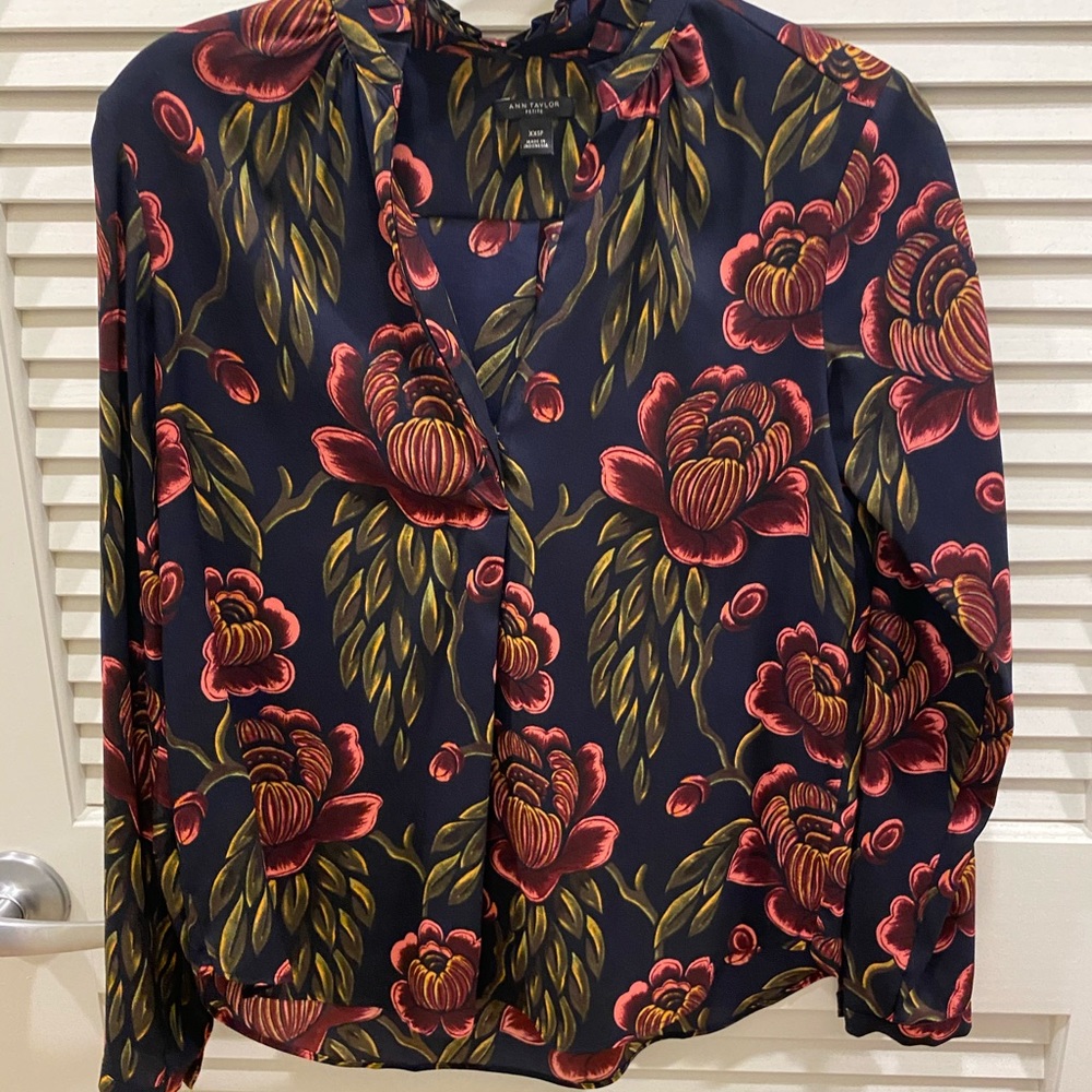 Ann Taylor floral blouse. Size XXSP